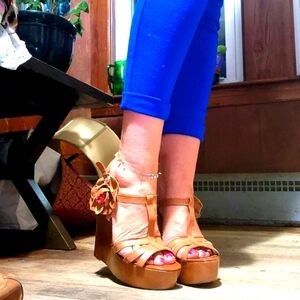 Badgley Mischka Platform Sandals